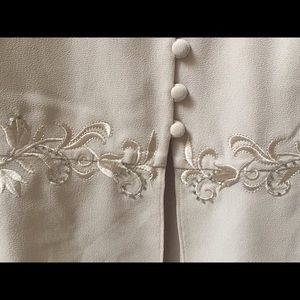 Suit dress with embroidered details